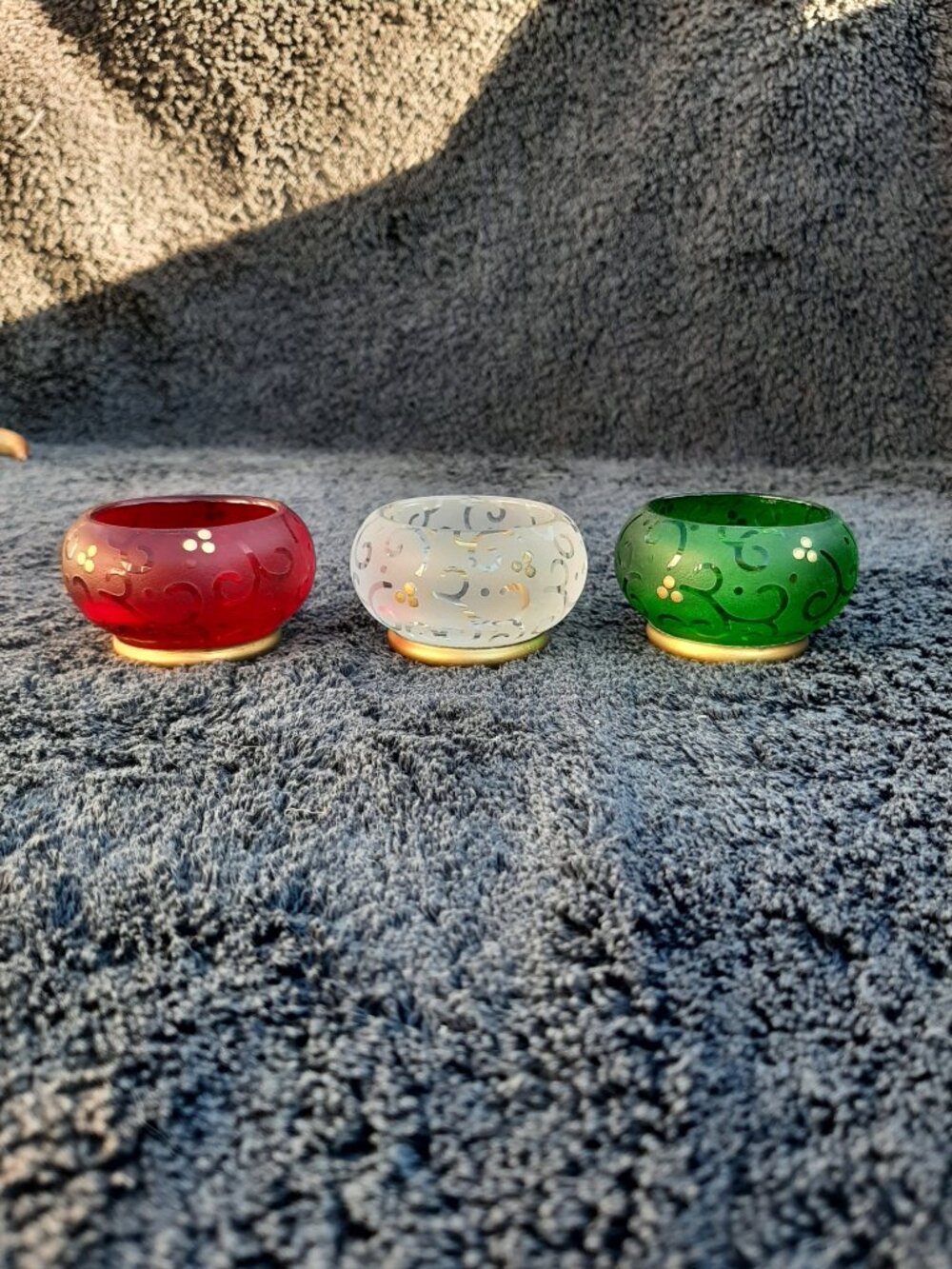 PartyLite P9115 Festive Flair Tealight Trio Candle Holders Christmas Red Green